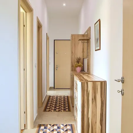 Sabina By Interhome Daire